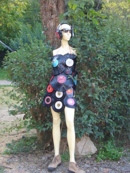 Caro autodidacte de l'art de la couture